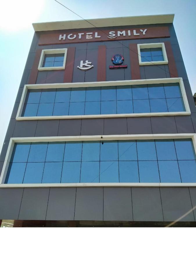 Hotel Smily Ludhiana Exterior foto